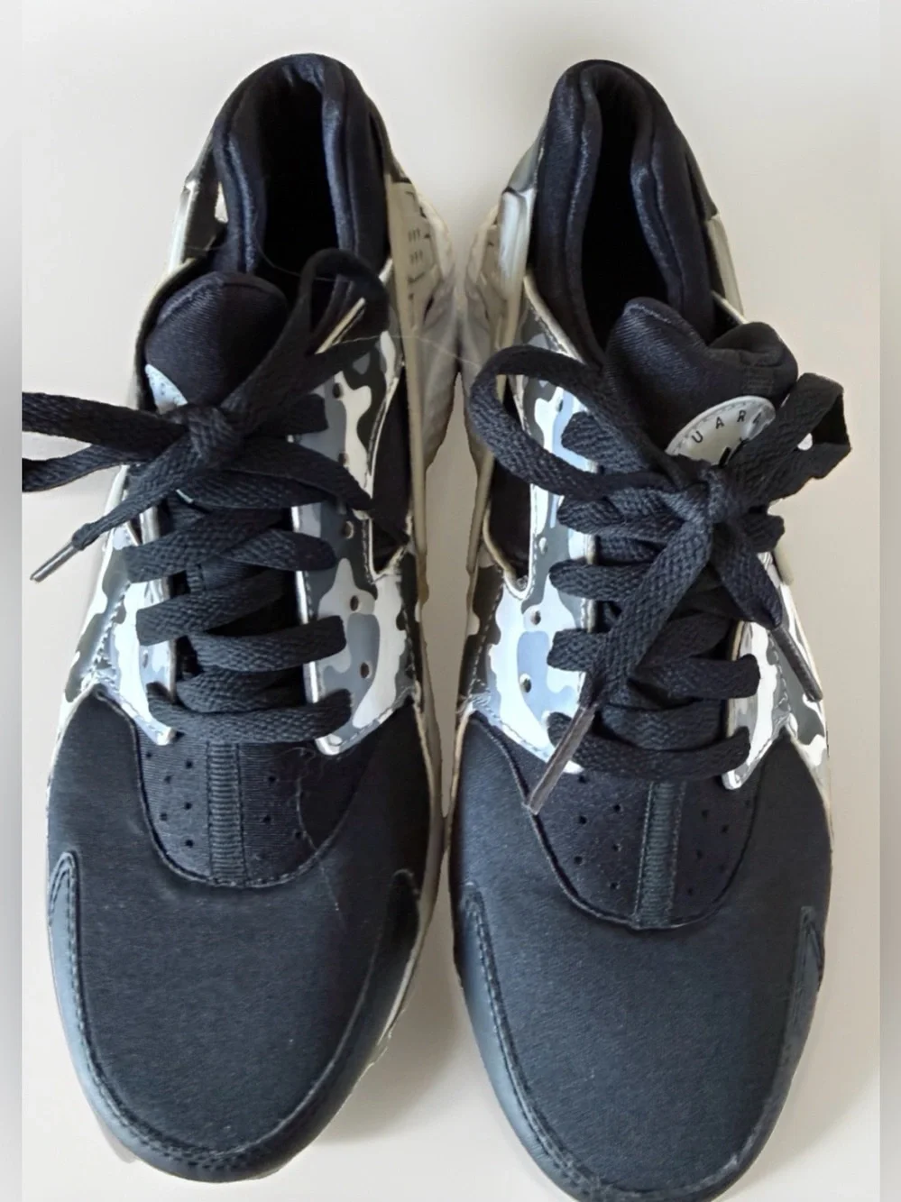 Nike Air Huarache Black Gray Camo Sneakers Size 7Y